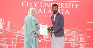 মালয়েশিয়ায় ‘স্টুডেন্ট অ্যাফেয়ার্স লিডারশিপ অ্যাওয়ার্ড’ পেলেন বাংলাদেশি শিক্ষার্থী